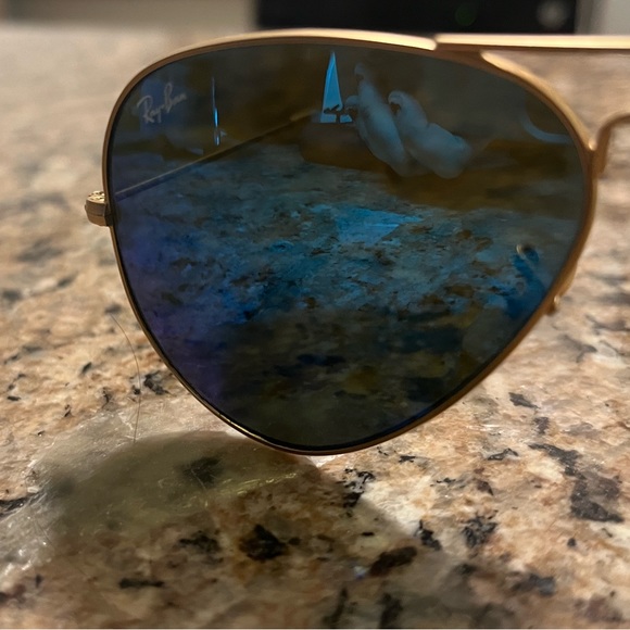 Ray-Ban aviators - blue reflective mirror lenses - Picture 6 of 6